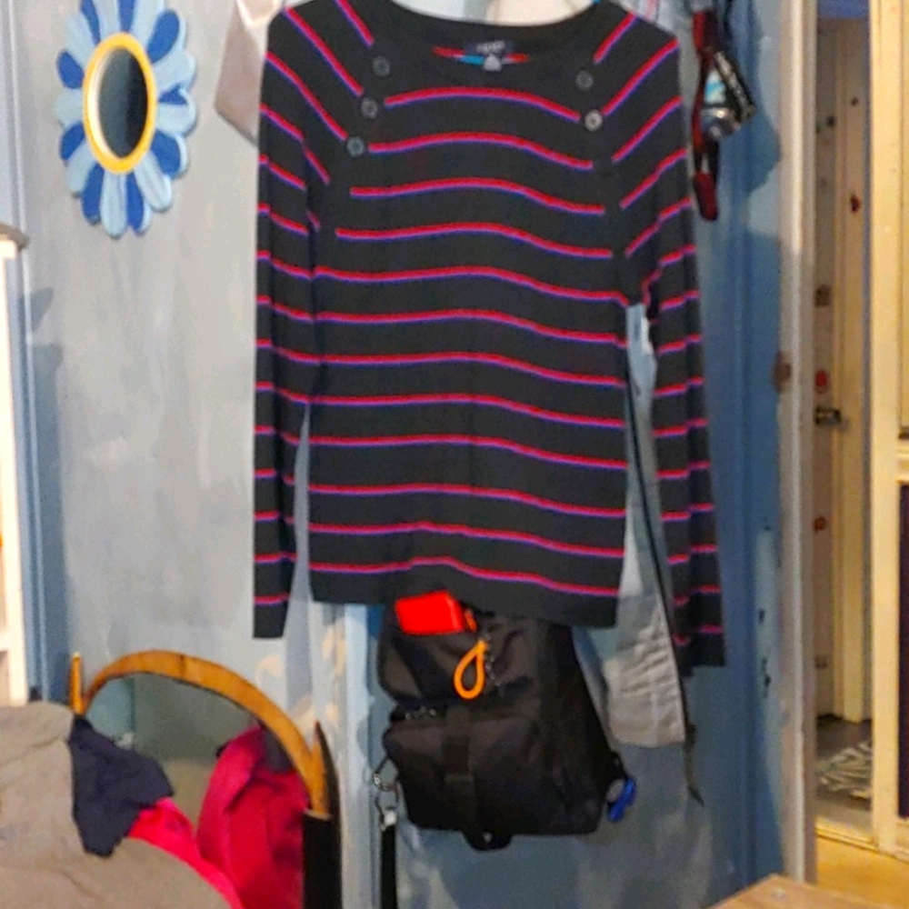 Chaps sweater cute w buttons